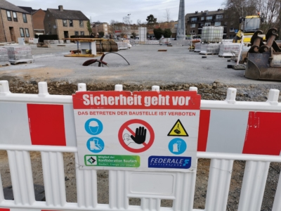Betreten der Baustelle Kirchplatz streng verboten