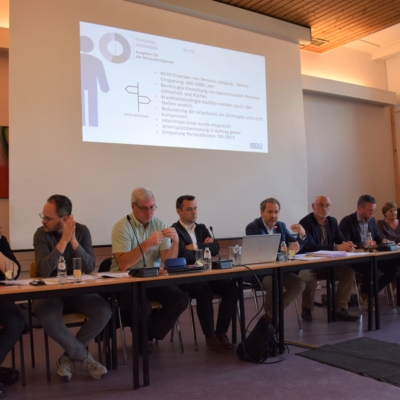 60 Besucher(-innen) bei Finanz-Infoabend im Select