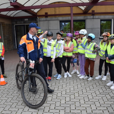 Schüler(-innen) der Gemeindeschule Kelmis lernen Verkehrssicherheit