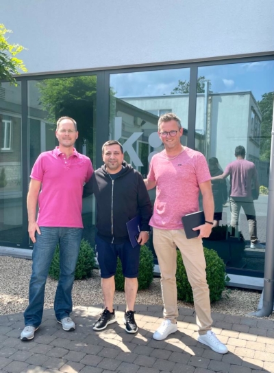 Ambiance italienne devant le Park Café durant les mois d’été