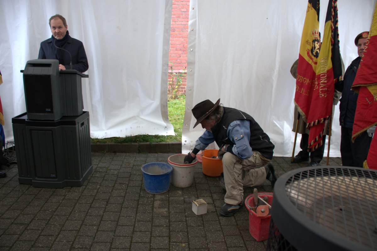 « Stolperstein » posée à Hergenrath en mémoire de Hermann Schmetz, victime du national-socialisme