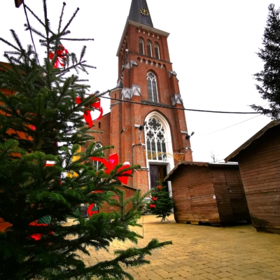 Letzte Vorbereitungen für Weihnachtsmarkt – Startschuss am Samstag um 15 Uhr