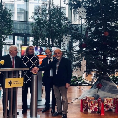 Arbre de Noël calaminois inauguré au Parlement flamand