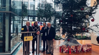 Kelmiser Weihnachtsbaum im flämischen Parlament eingeweiht