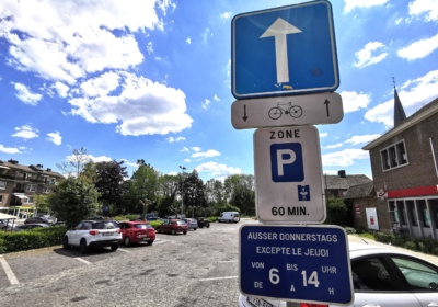 Wochenmarkt auf Postparkplatz vergrößert