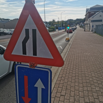 Canalisation réparée sur la route de Liège : feux de signalisation démontés pour vendredi matin