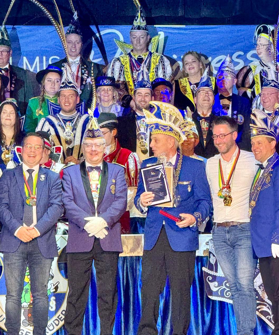 Goldene Kulturnadel ür Francis Sebastian