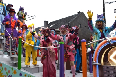 Le Lundi des Roses en photos et en vidéo – Et les liens pour les photos des autres cortèges