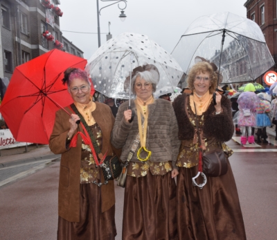 Der Altweiberumzug in Bildern und als Video