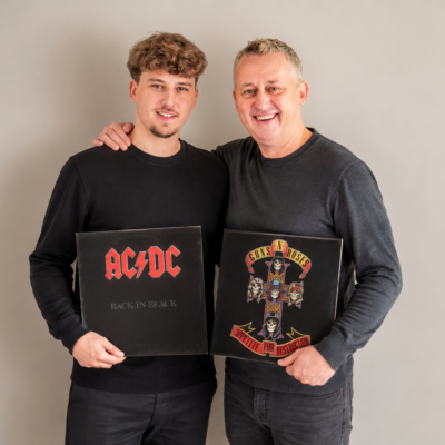 Das neue Kelmis Magazin ist erschienen – Marlon und Mario Simons auf Titelblatt