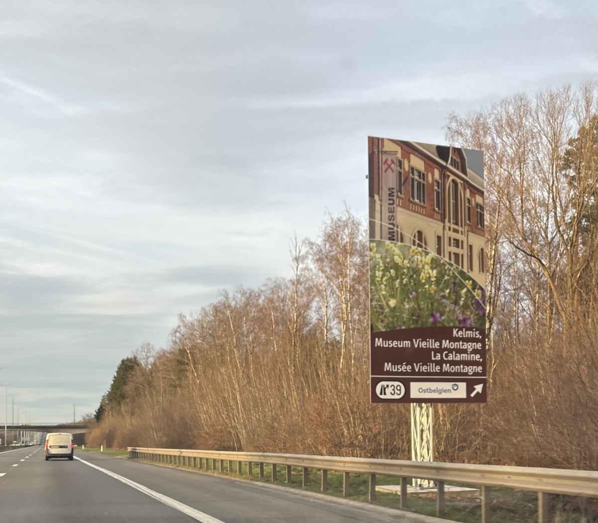 Autobahnschilder machen das Museum Vieille Montagne sichtbar!