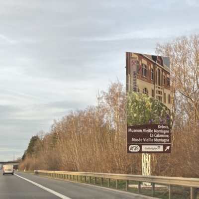 Autobahnschilder machen das Museum Vieille Montagne sichtbar!
