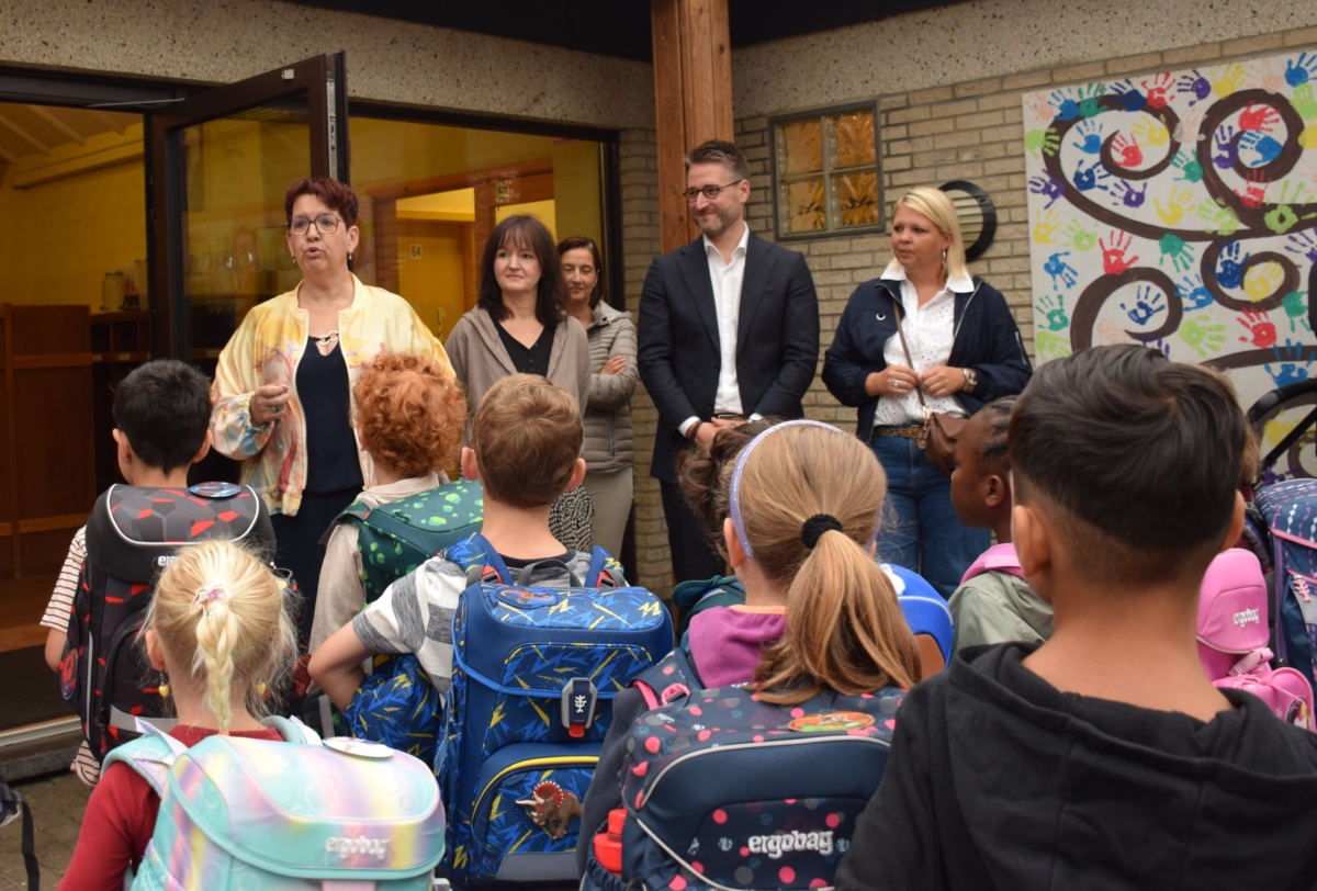 Die Fotos vom Schulstart – Bürgermeister und Schöffin zu Besuch