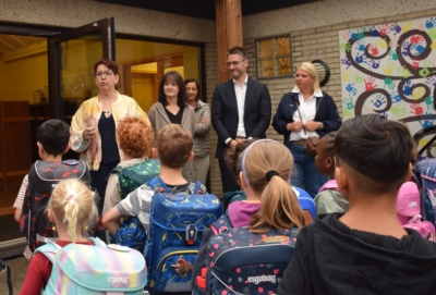 Die Fotos vom Schulstart – Bürgermeister und Schöffin zu Besuch
