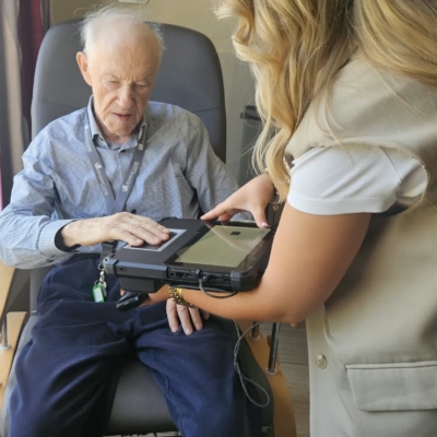 Mobiles Erfassungssystem für elektronische Personalausweise in Betrieb genommen