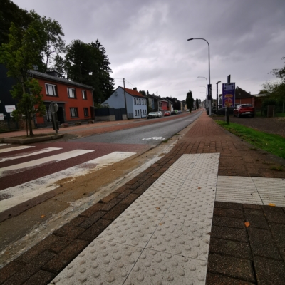 Bis Ende Oktober: Zebrastreifen werden auf Lütticher Straße barrierefrei gestaltet